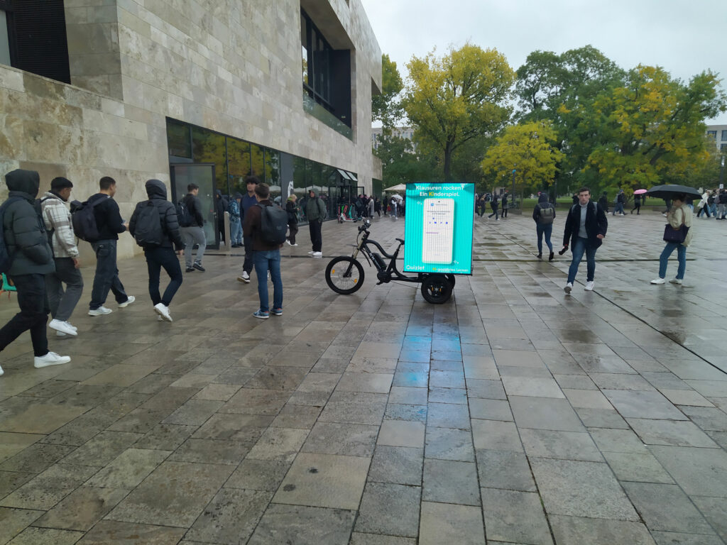 Fahrradwerbung direkt auf dem Campus